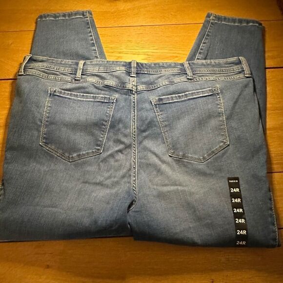NWT torrid luxe skinny jeans 24 - Picture 9 of 10